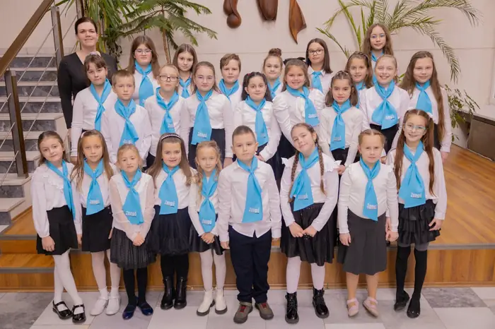 Teljes Zengő kórus csoportképe